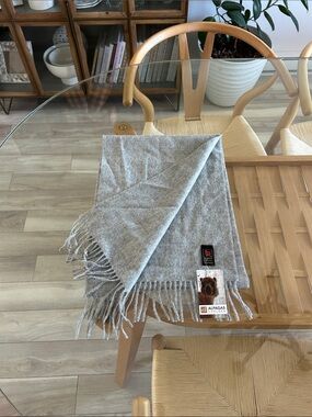 NWT Gray 100% Alpaca Scarf - Alpaca Chelsea Farm Quebec
